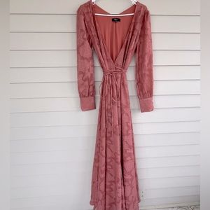 EUC Lulu’s Rose Pink Floral Jacquard Long Sleeve Maxi Dress